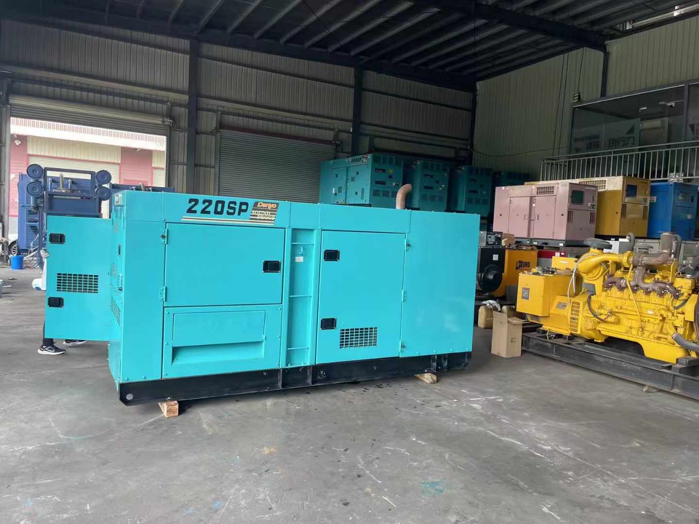 万荣800kW 柴油发电机的输出电流波动范围是多少?