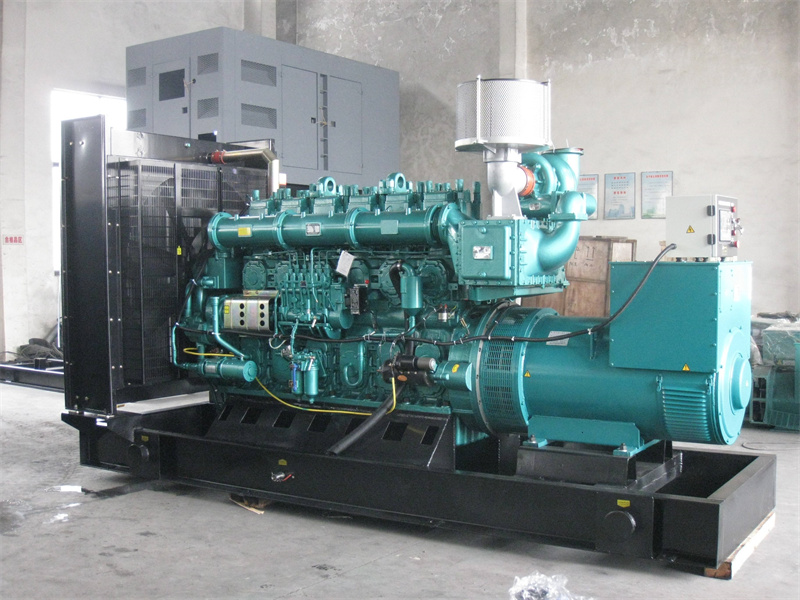 万荣200KW 柴油发电机的油耗是多少?