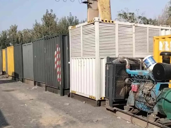 万荣200KW柴油发电机机组每小时油耗是多少?