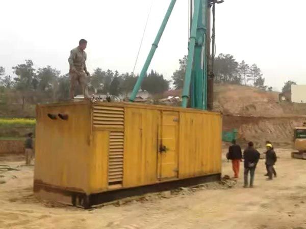 万荣如何判断水冷式机油散热器密封件是否需要更换?